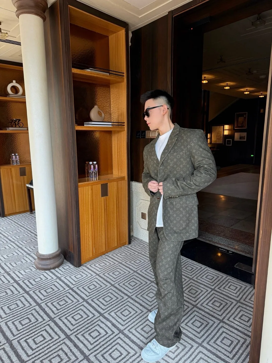 Louis Vuitton/